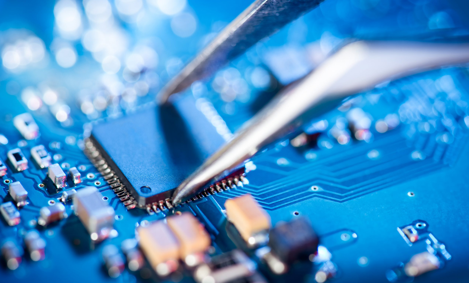 الإلكترونيات وأشباه الموصلات